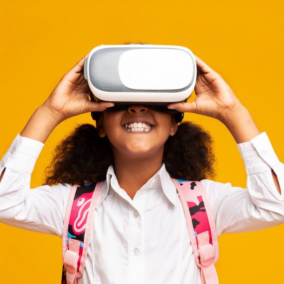 Student-centered learning on Zoom & in VR: what’s the difference?
