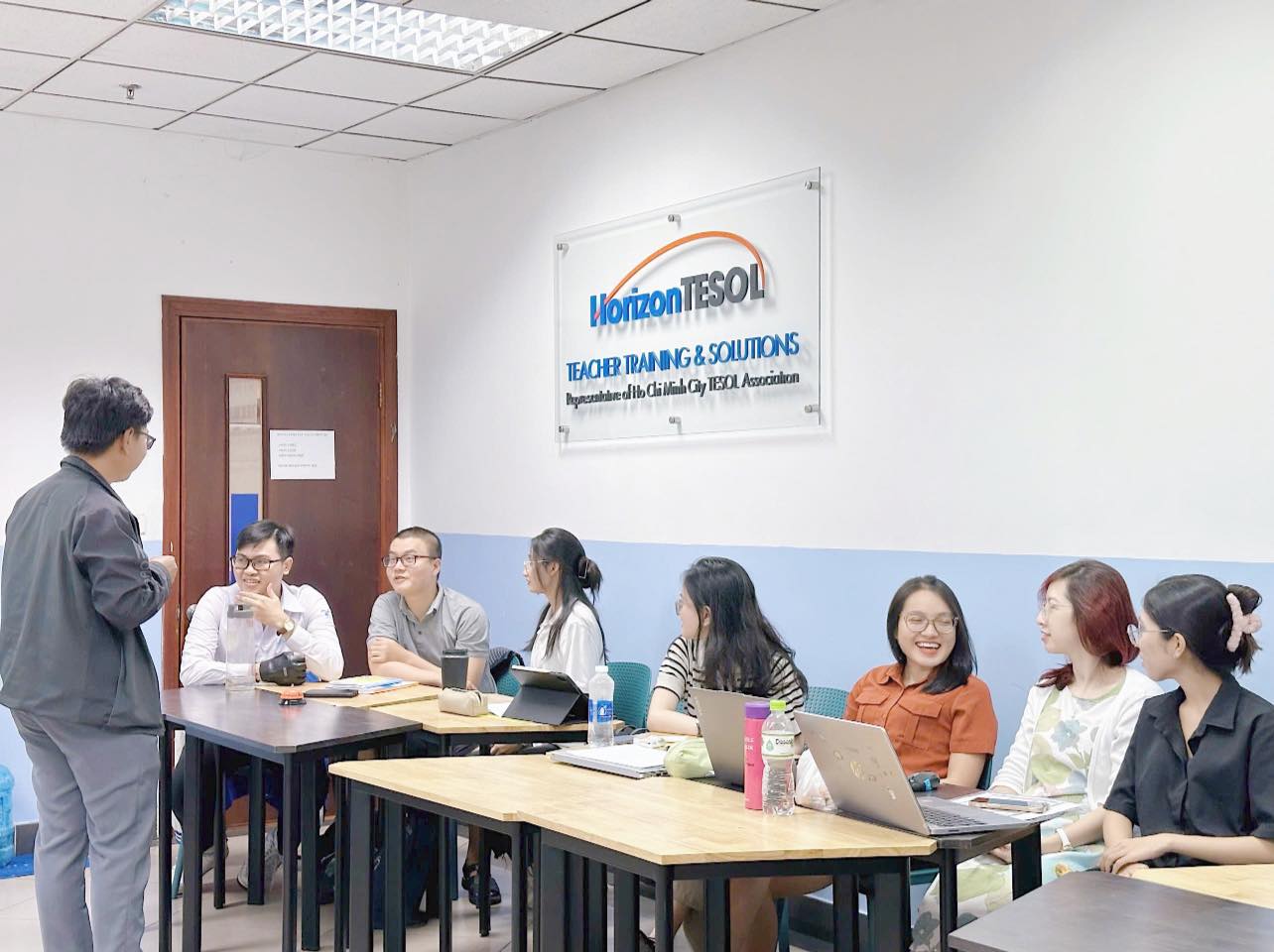 Học viên Horizon TESOL thực hành giảng dạy thực tế trong khóa học