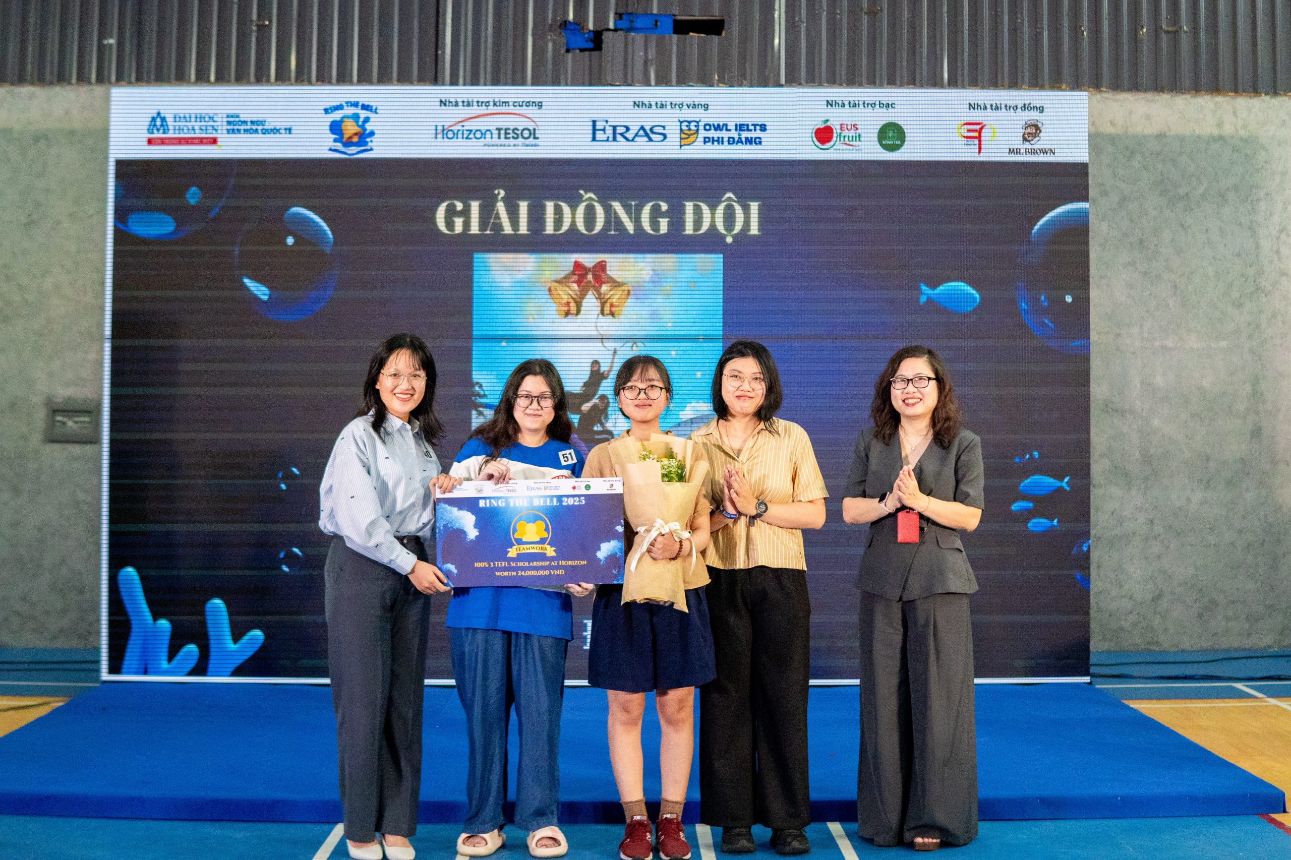 Học bổng 100% dành cho sinh viên xuất sắc nhất