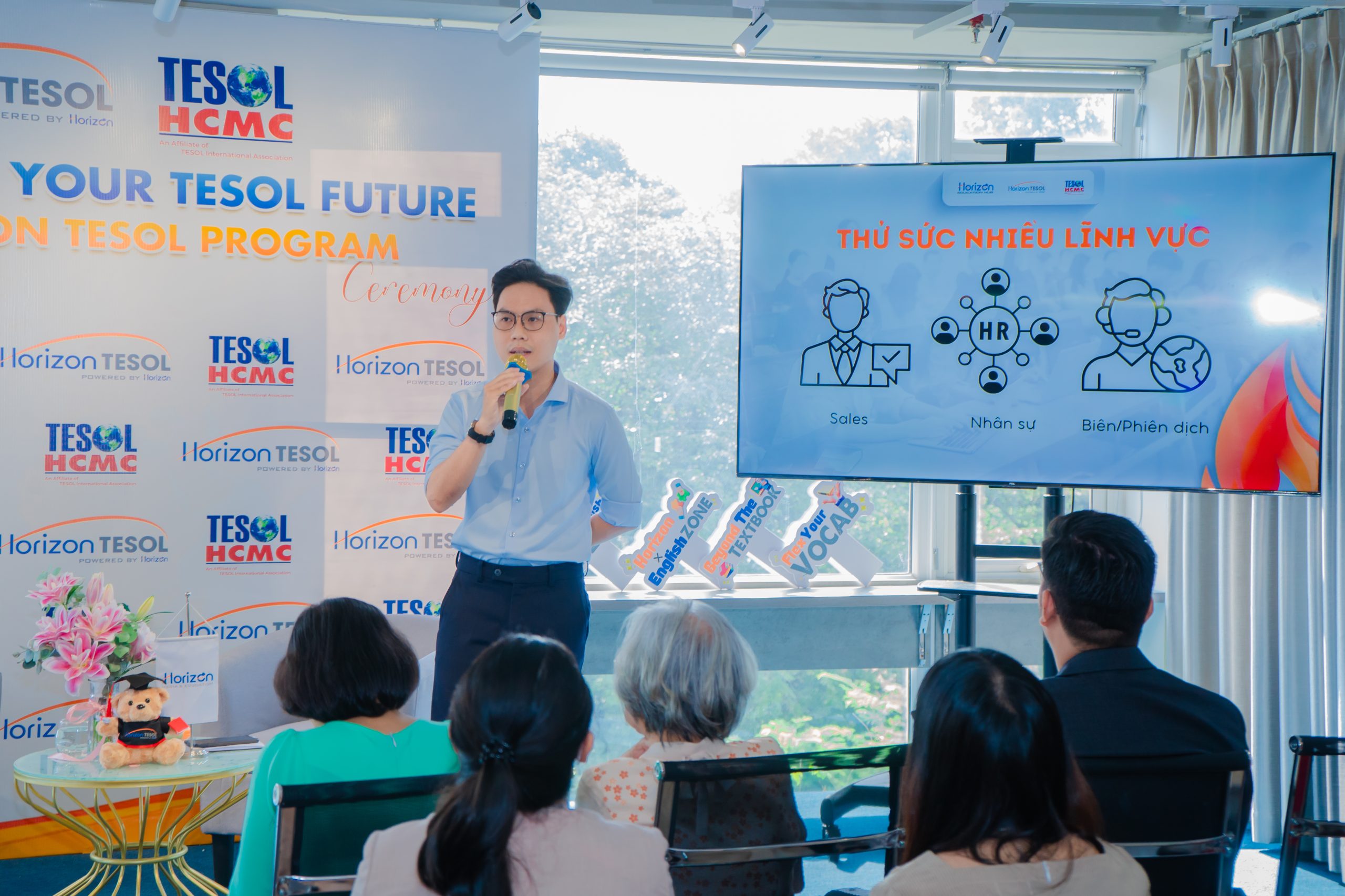 Thầy Đỗ Đặng Song Minh - một giáo viên trẻ với những trải nghiệm rất đời thường, rất chân thật về hành trình đi dạy